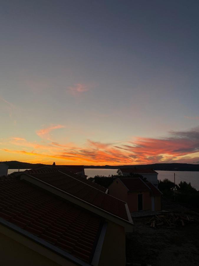 Apartments Mikecin Novigrad  Екстер'єр фото