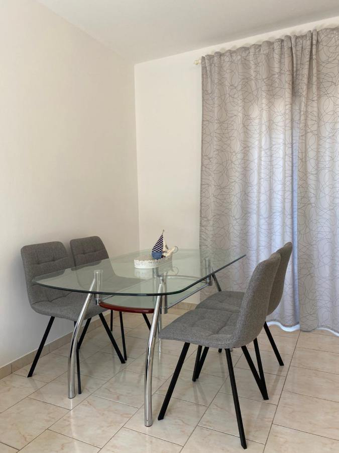 Apartments Mikecin Novigrad  Екстер'єр фото