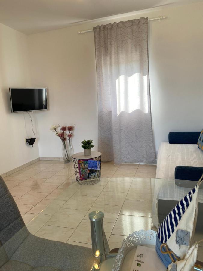 Apartments Mikecin Novigrad  Екстер'єр фото
