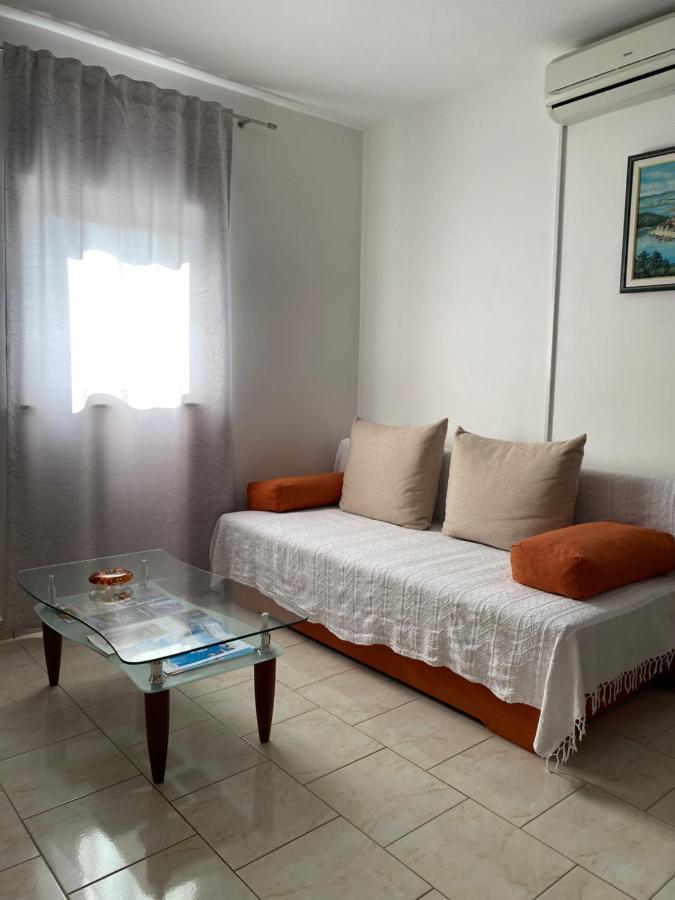 Apartments Mikecin Novigrad  Екстер'єр фото