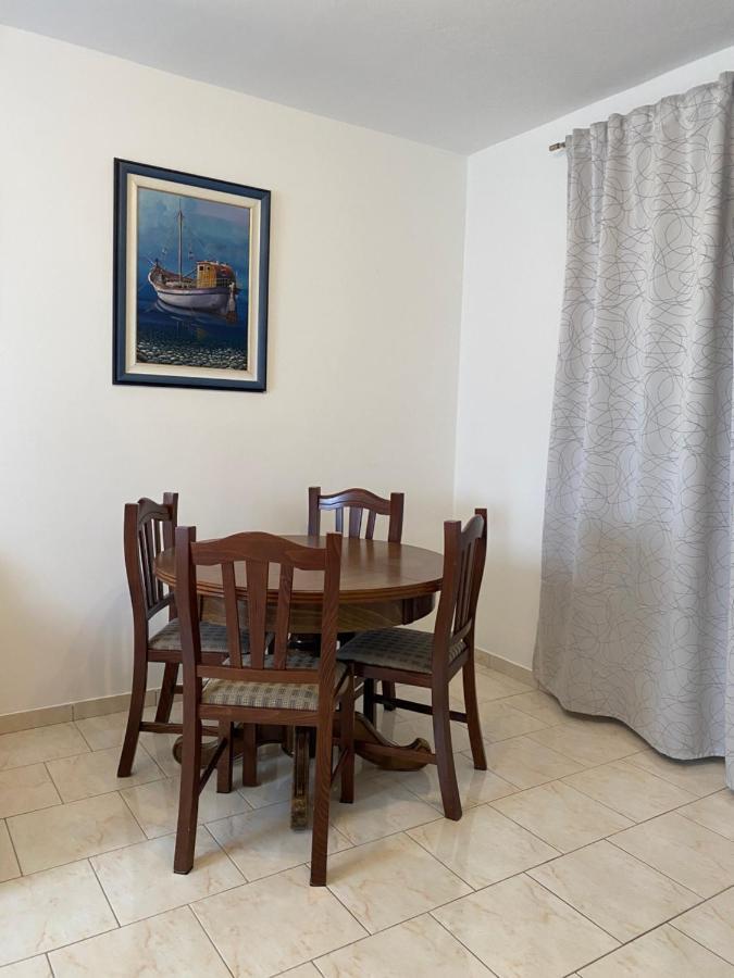 Apartments Mikecin Novigrad  Екстер'єр фото